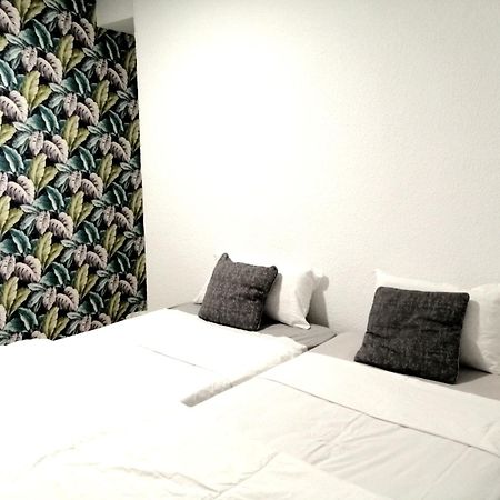 La Marina Hostel Alicante Bagian luar foto