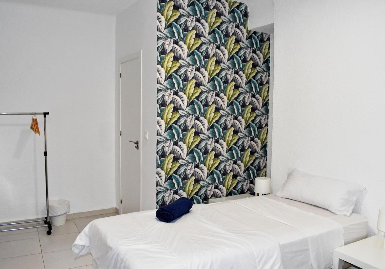 La Marina Hostel Alicante Bagian luar foto