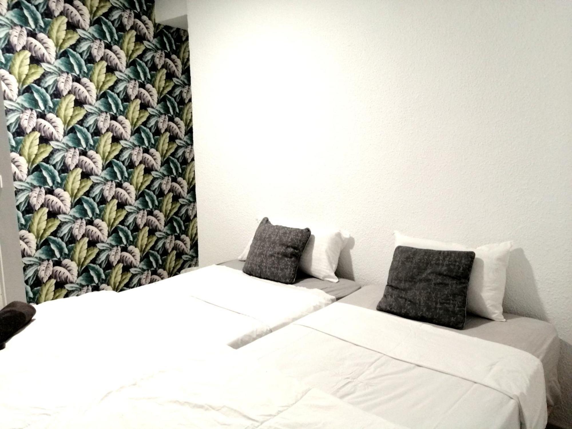 La Marina Hostel Alicante Bagian luar foto